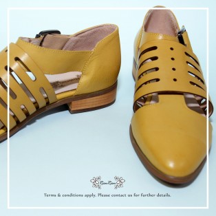 Buckle Flats / Pointed toe Leather Shoes / Handmade Shoes / Mustard / RS5620B