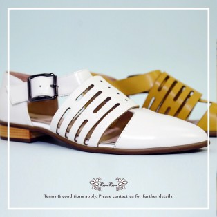 Buckle Flats / Pointed toe Leather Shoes / Handmade Shoes / White / RS5620A