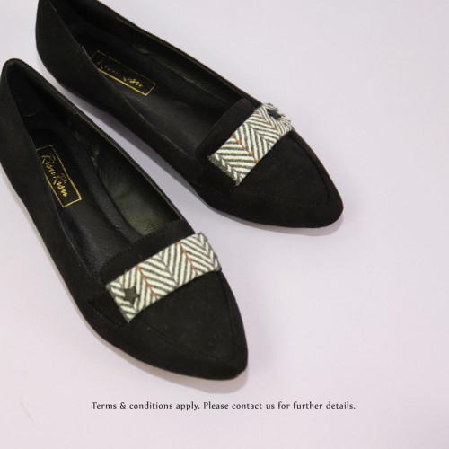 Japanese woven Flat Pumps | Streamline pointed design | Handmade | Black | RS6918B