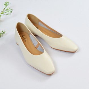 Slim fit feet | Classic Square Toe Heel Shoes | White | RS7577A